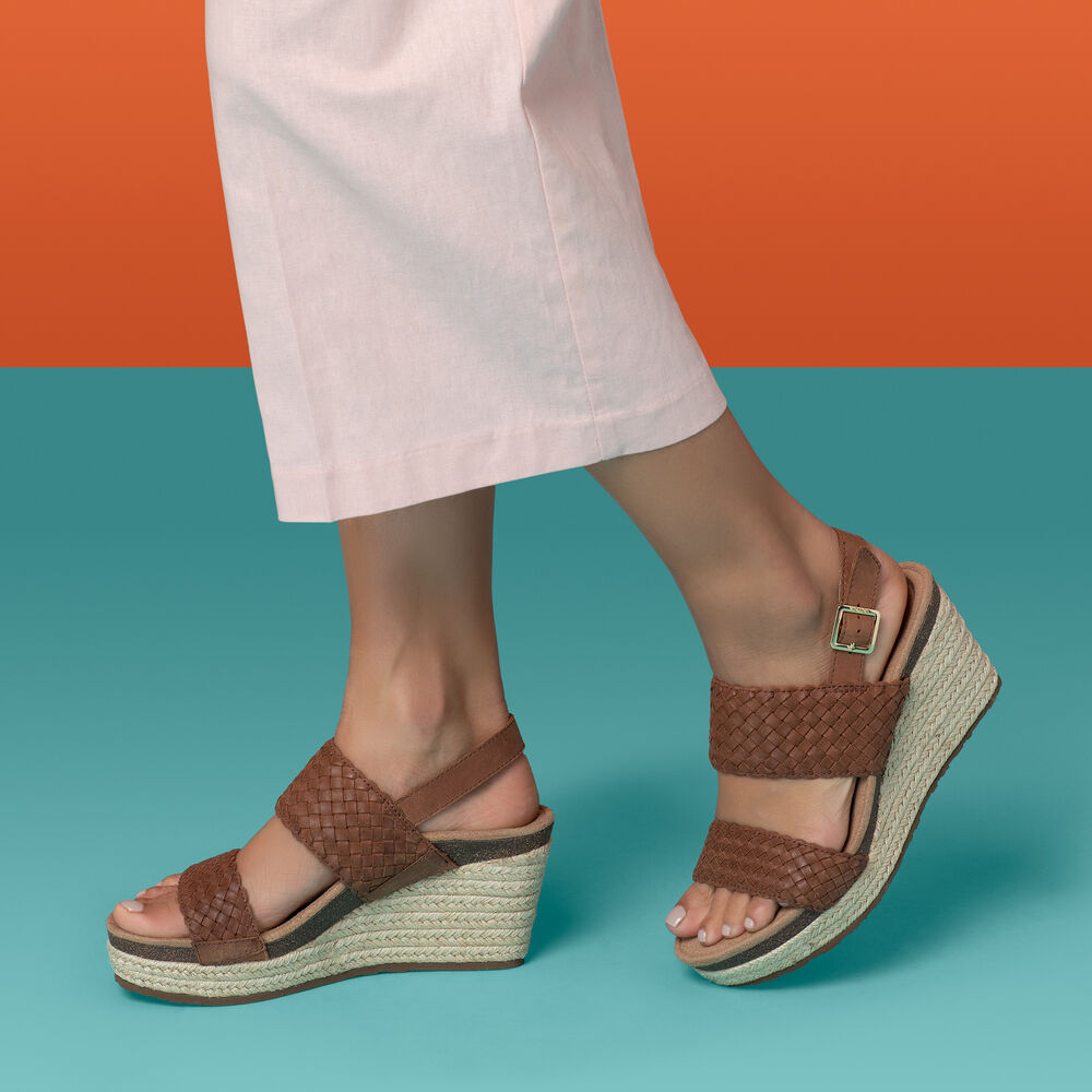 Aetrex Women's Summer Woven Quarter Strap Wedge Sandals - Brown | USA SD23CG7